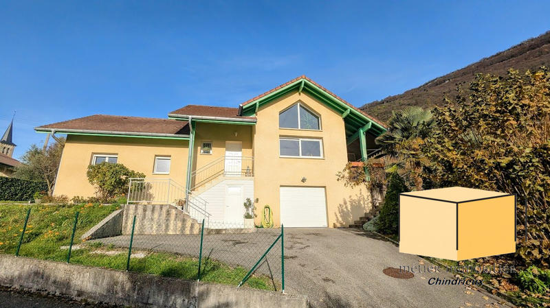 Maison - 97 m² - 5 pièces