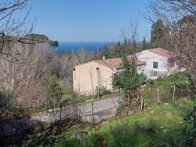 Terrain constructible - 1 100 m²