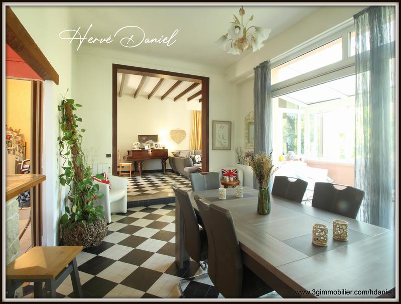 Villa - 182 m² - 7 pièces