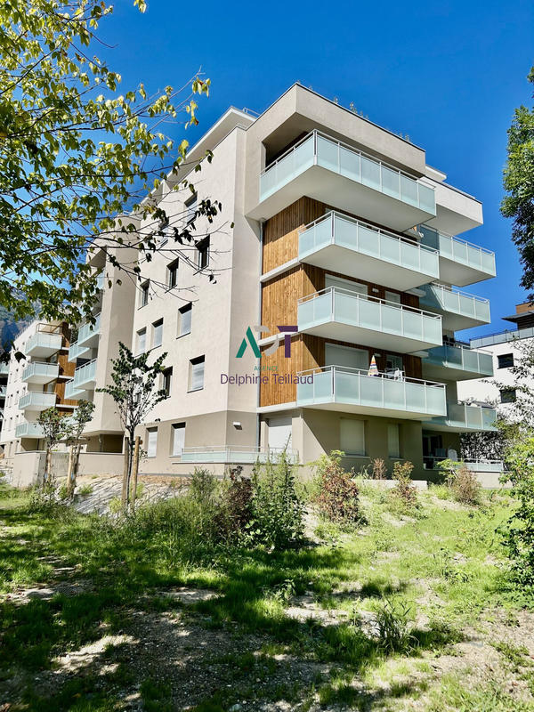 Appartement - 85 m² - 4 pièces