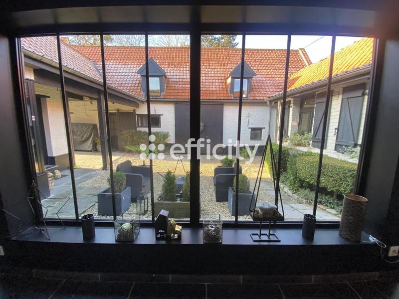 Corps de ferme - 250 m² - 8 pièces