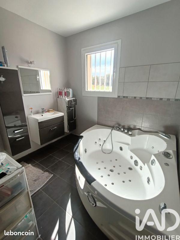 Maison - 92 m² - 4 pièces