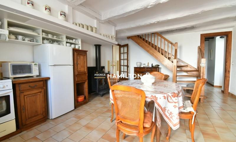Maison - 223 m² - 8 pièces