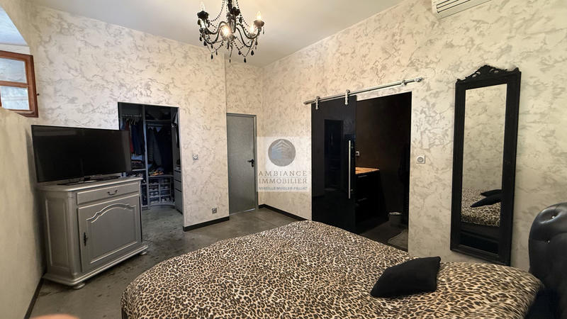 Appartement - 204 m² - 6 pièces