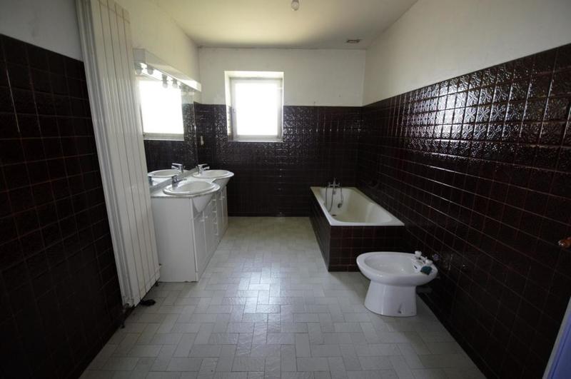 Propriété - 265 m² - 7 pièces