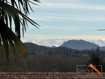 Maison - 334 m² - 9 pièces