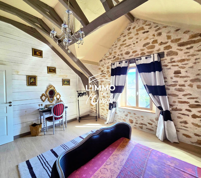 Maison - 230 m² - 8 pièces