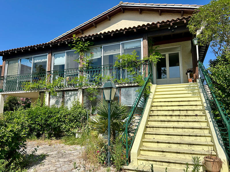 Maison - 141 m² - 8 pièces