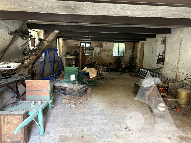 Maison - 714 m² - 7 pièces