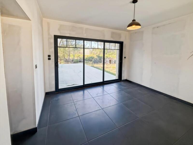 Maison - 338 m² - 9 pièces