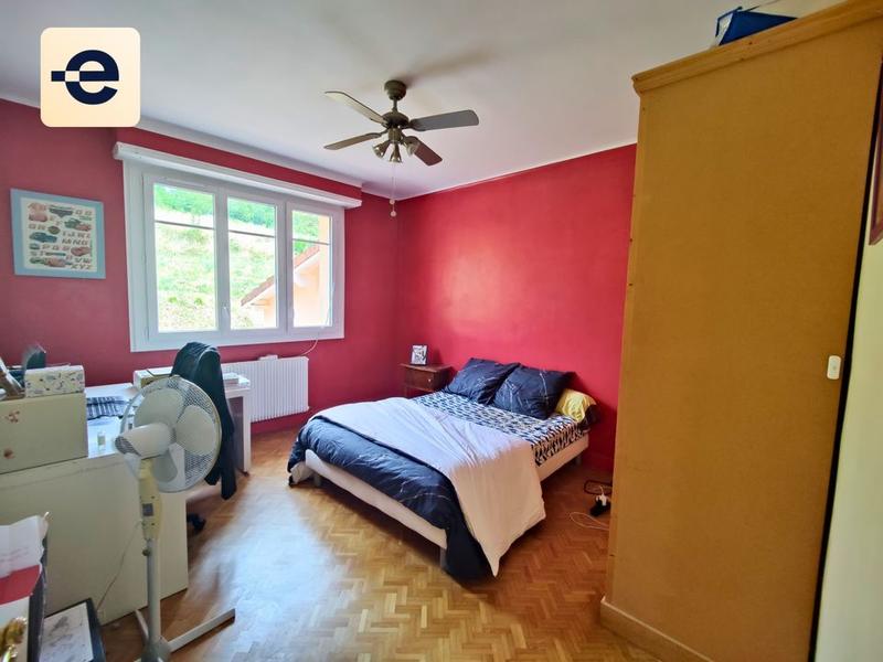 Maison - 246 m² - 7 pièces