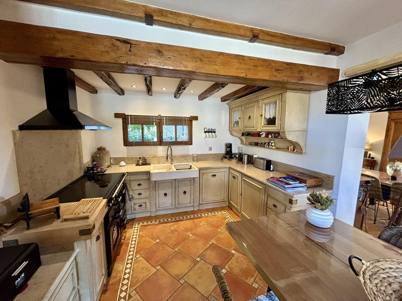 Mas - 260 m² - 12 pièces