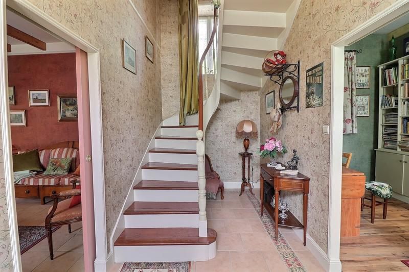 Maison - 210 m² - 8 pièces