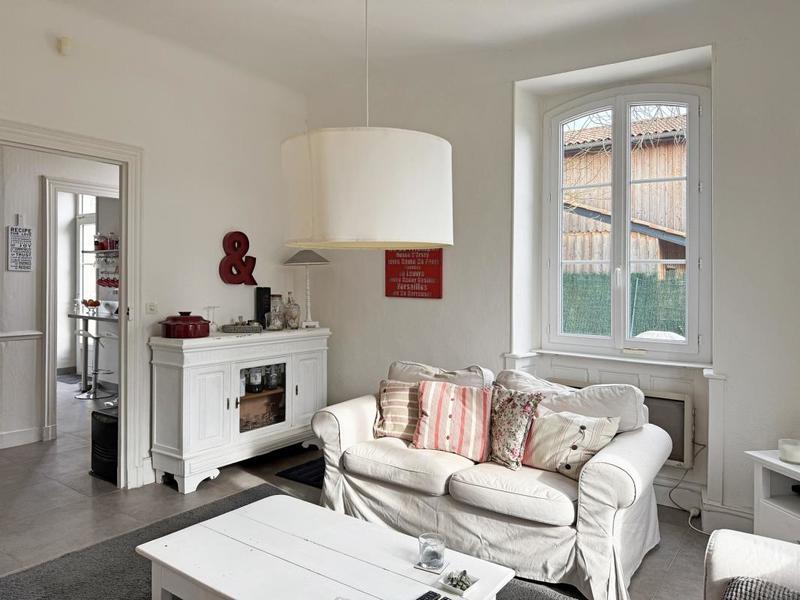 Maison - 270 m² - 9 pièces