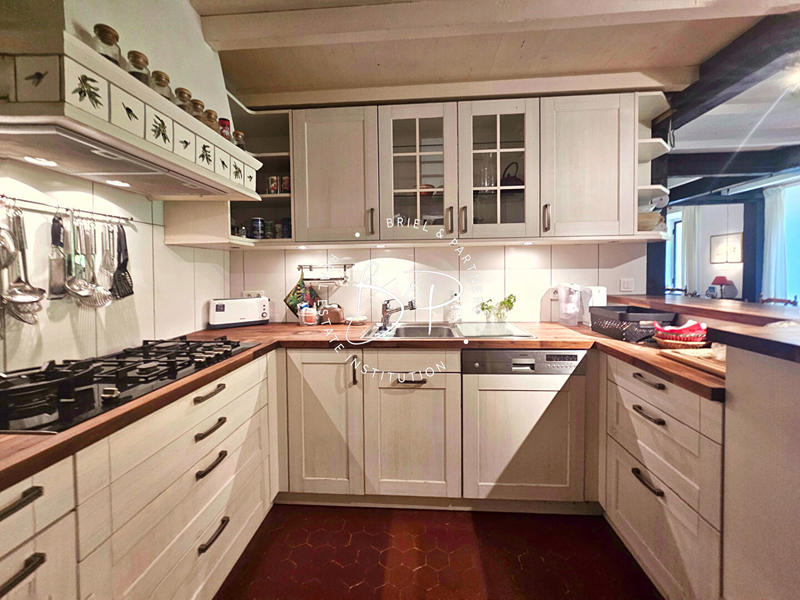 Maison - 187 m² - 4 pièces