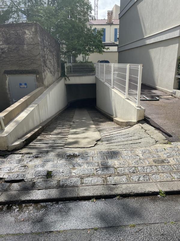 Parking / Garage - 13 m²