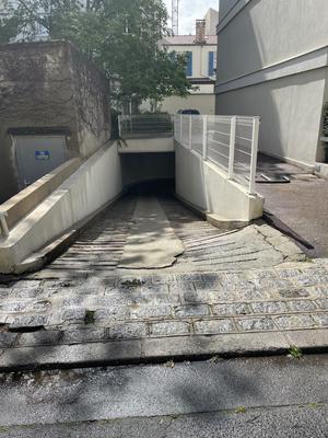 Parking / Garage - 13 m²