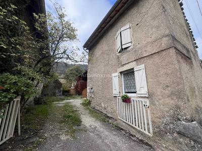 Maison - 87 m² - 4 pièces