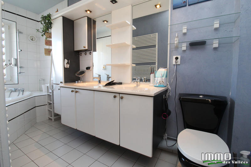 Maison - 189 m² - 10 pièces