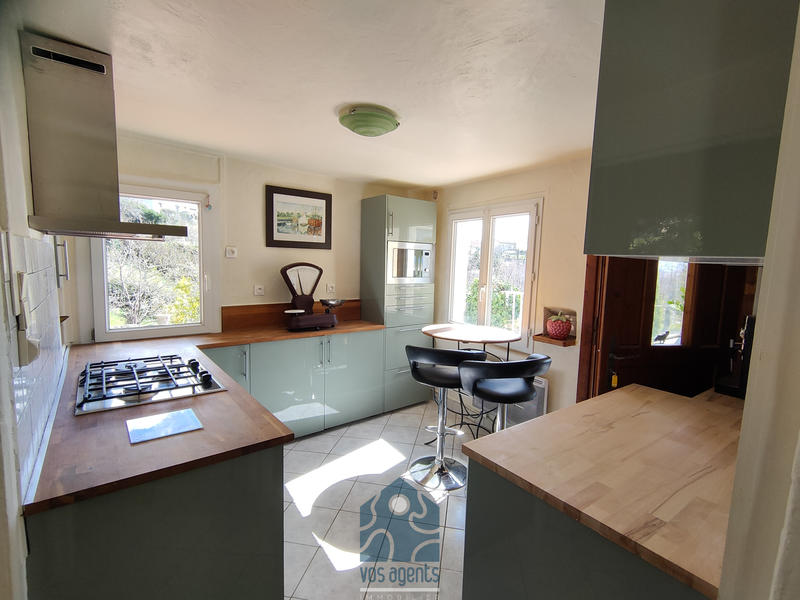 Propriété - 211 m² - 8 pièces