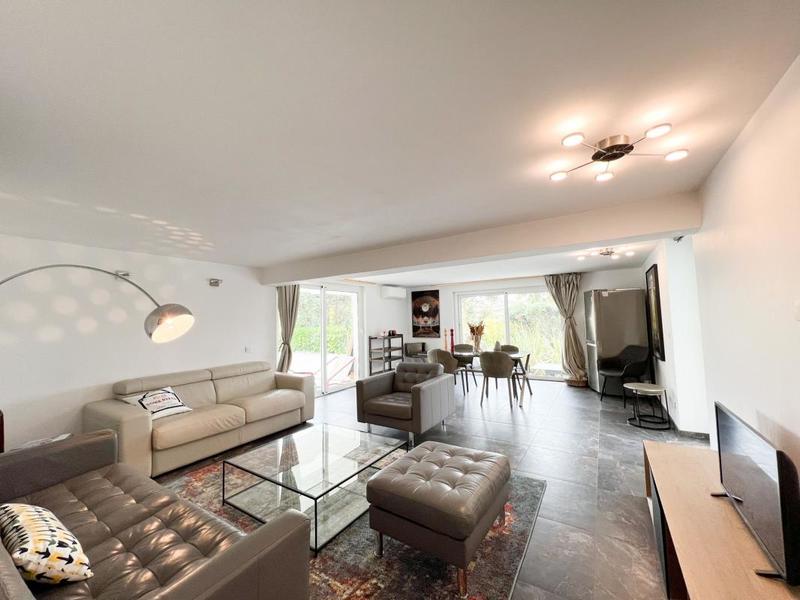 Villa - 257 m² - 6 pièces