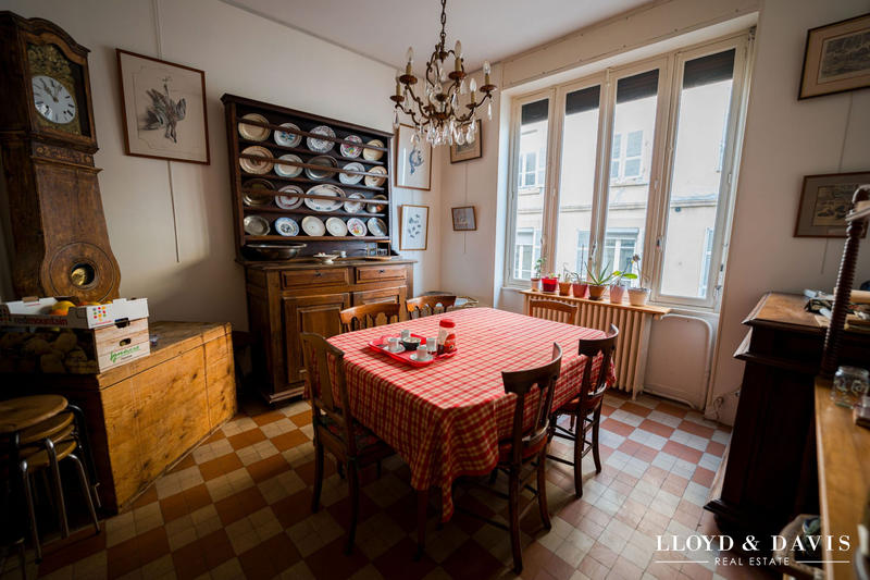 Appartement - 175 m² - 7 pièces