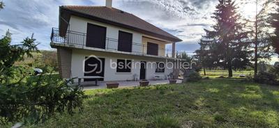 Maison - 214 m² - 9 pièces