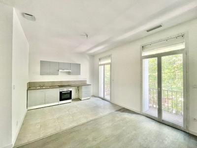 Appartement ancien - 105 m² - 4 pièces