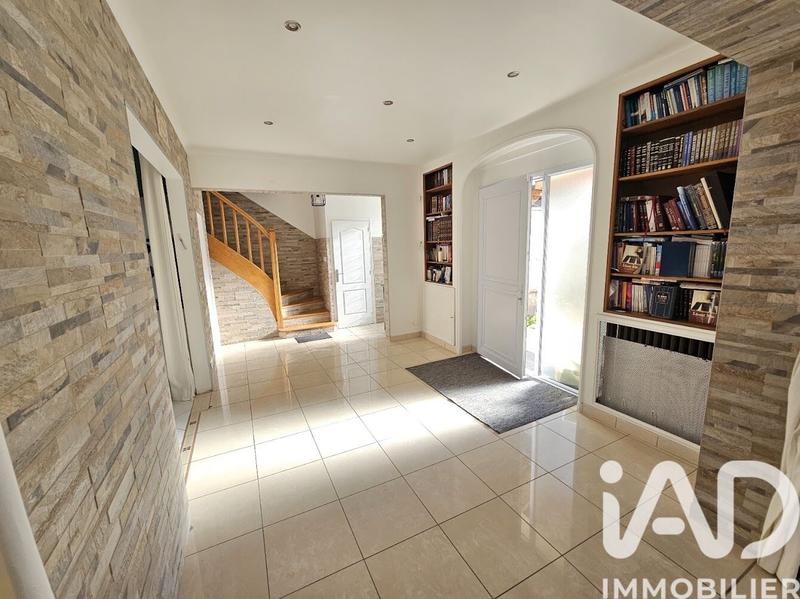 Maison - 210 m² - 10 pièces