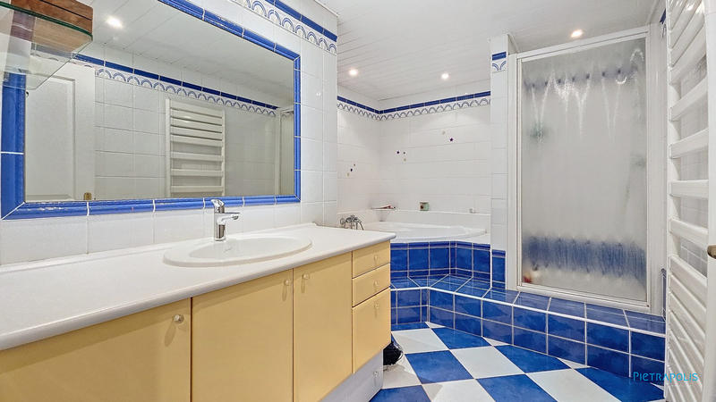 Appartement - 129 m² - 6 pièces