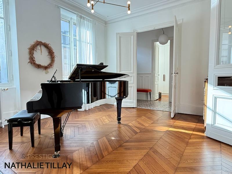 Maison bourgeoise - 220 m² - 9 pièces