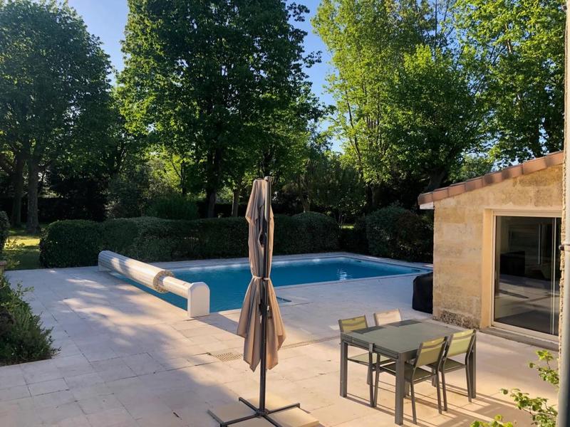 Maison en pierre - 275 m² - 11 pièces