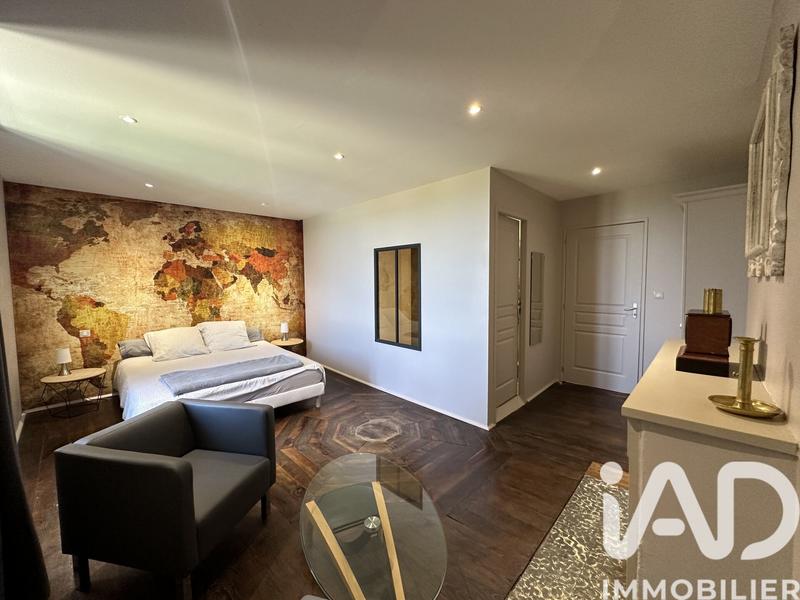 Maison - 820 m² - 19 pièces