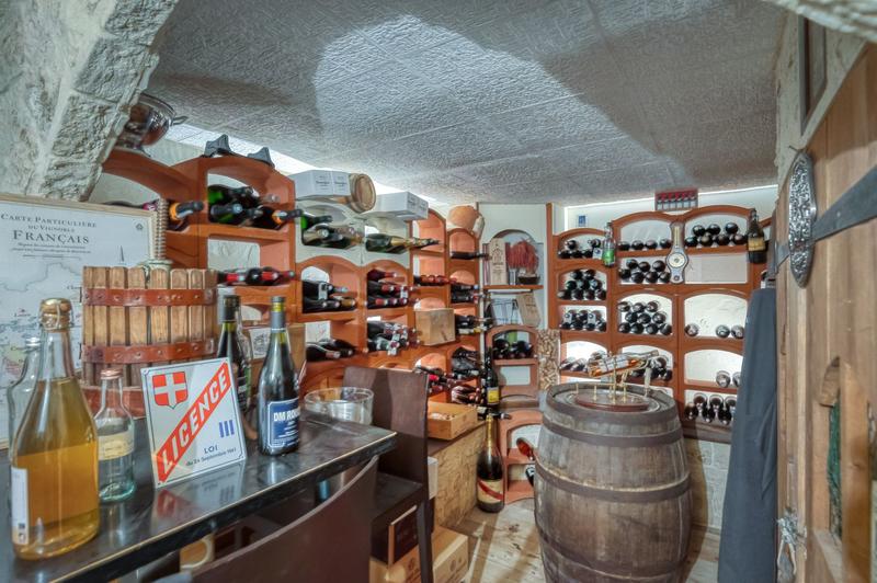 Maison - 246 m² - 10 pièces