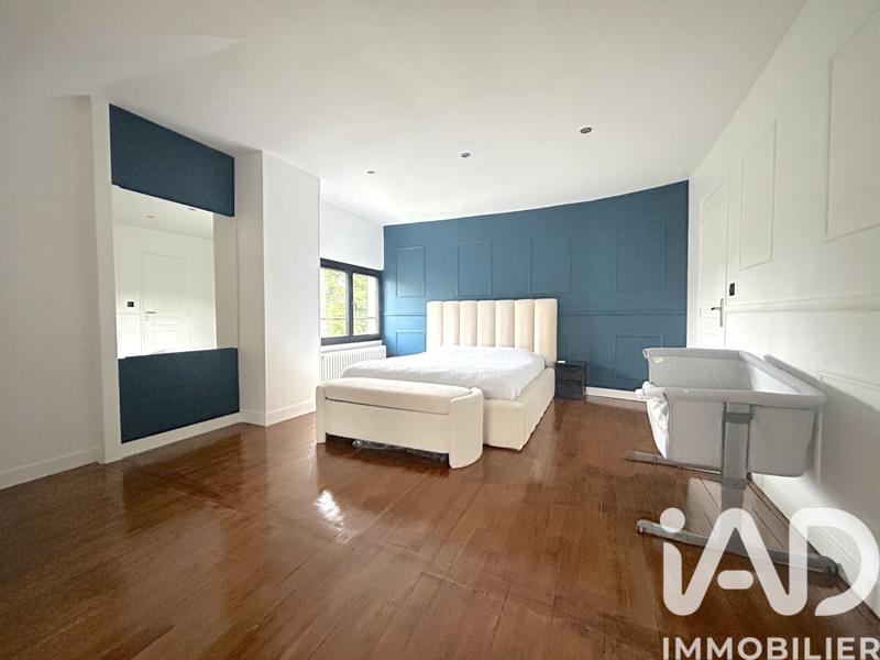 Maison - 204 m² - 7 pièces