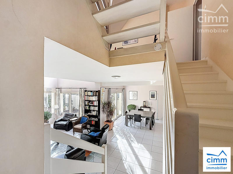 Maison contemporaine - 186 m² - 8 pièces