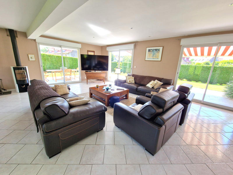 Maison - 270 m² - 6 pièces