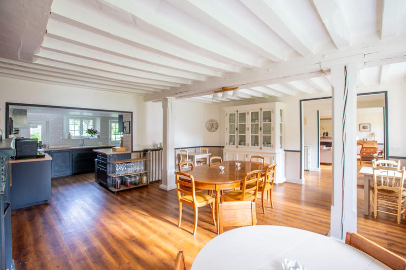 Maison - 392 m² - 16 pièces