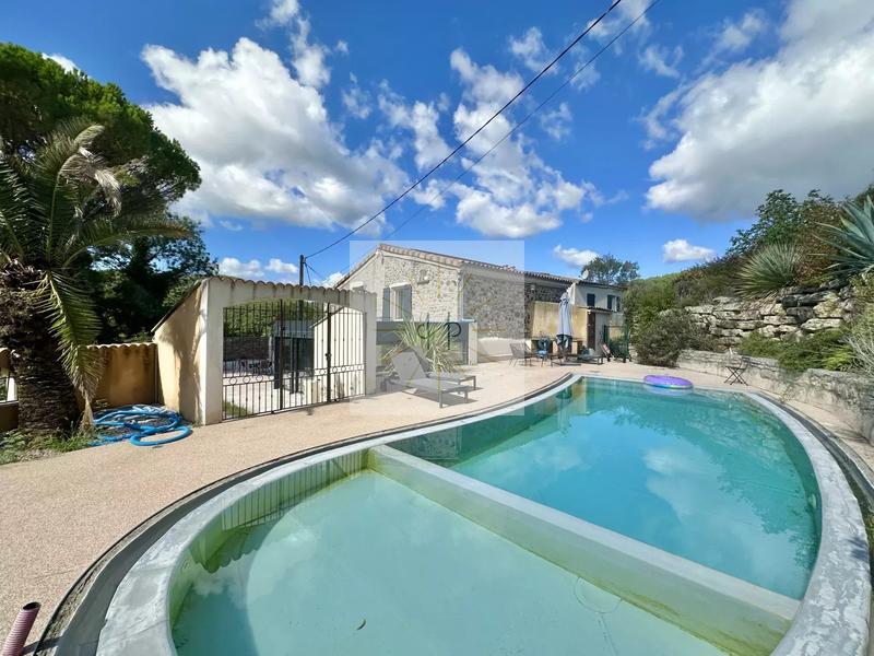 Maison - 161 m² - 9 pièces