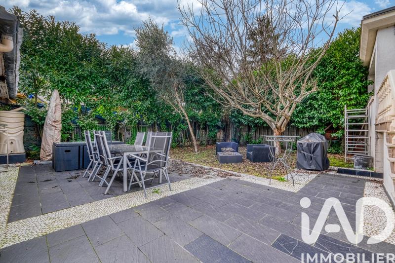 Maison - 269 m² - 8 pièces