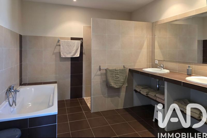 Maison - 348 m² - 12 pièces