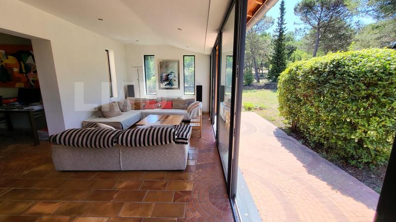 Maison - 220 m² - 9 pièces