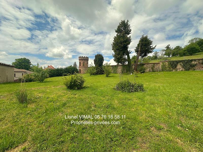 Maison - 868 m² - 23 pièces