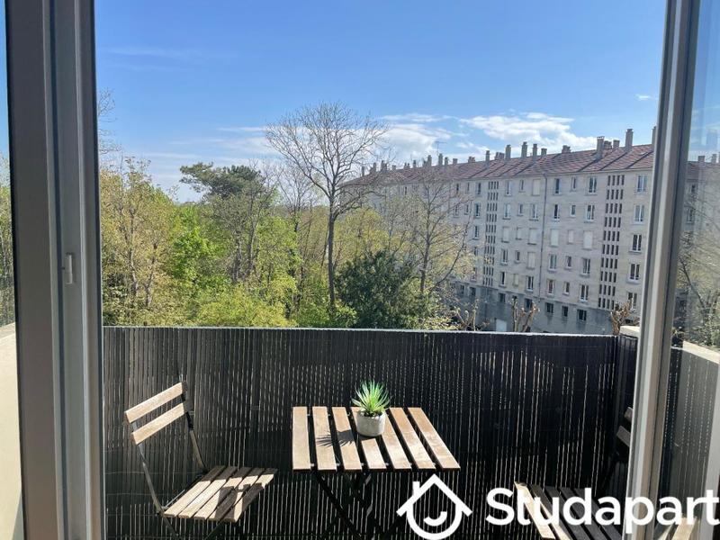 Chambre - 9 m² - 1 pièce