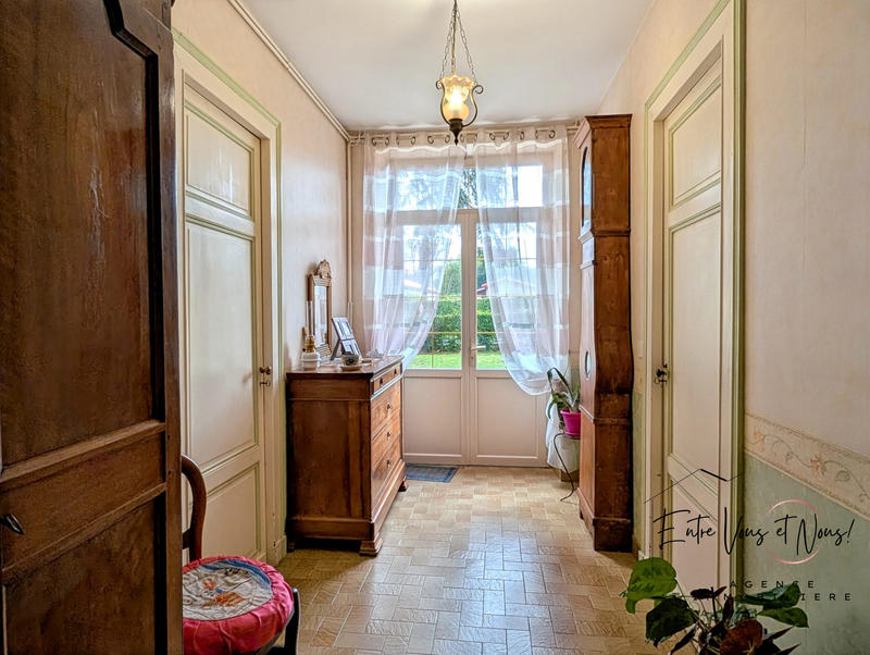 Maison - 220 m² - 6 pièces