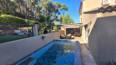 Maison - 230 m² - 8 pièces