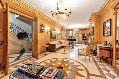 Hôtel particulier - 326 m² - 10 pièces