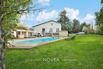 Maison - 296 m² - 8 pièces