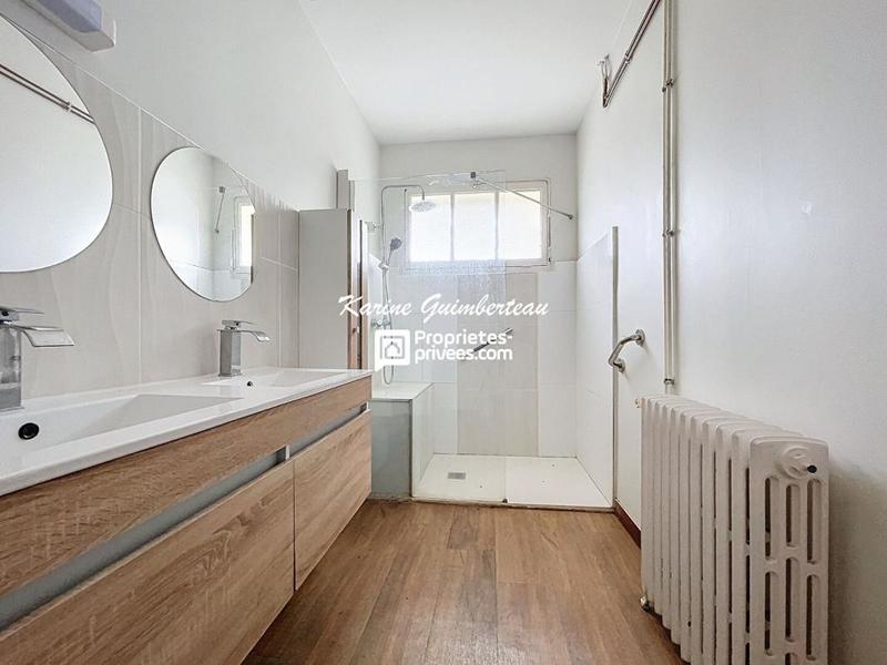 Maison - 200 m² - 9 pièces