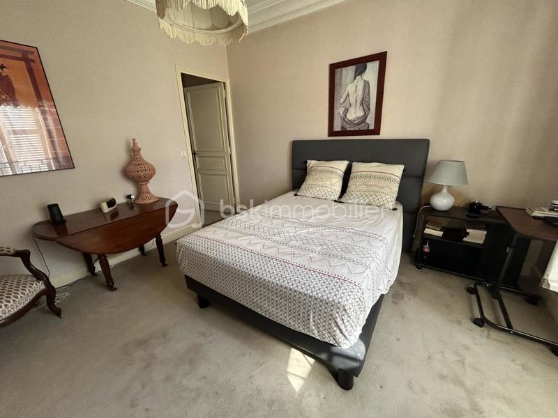 Propriété - 453 m² - 10 pièces